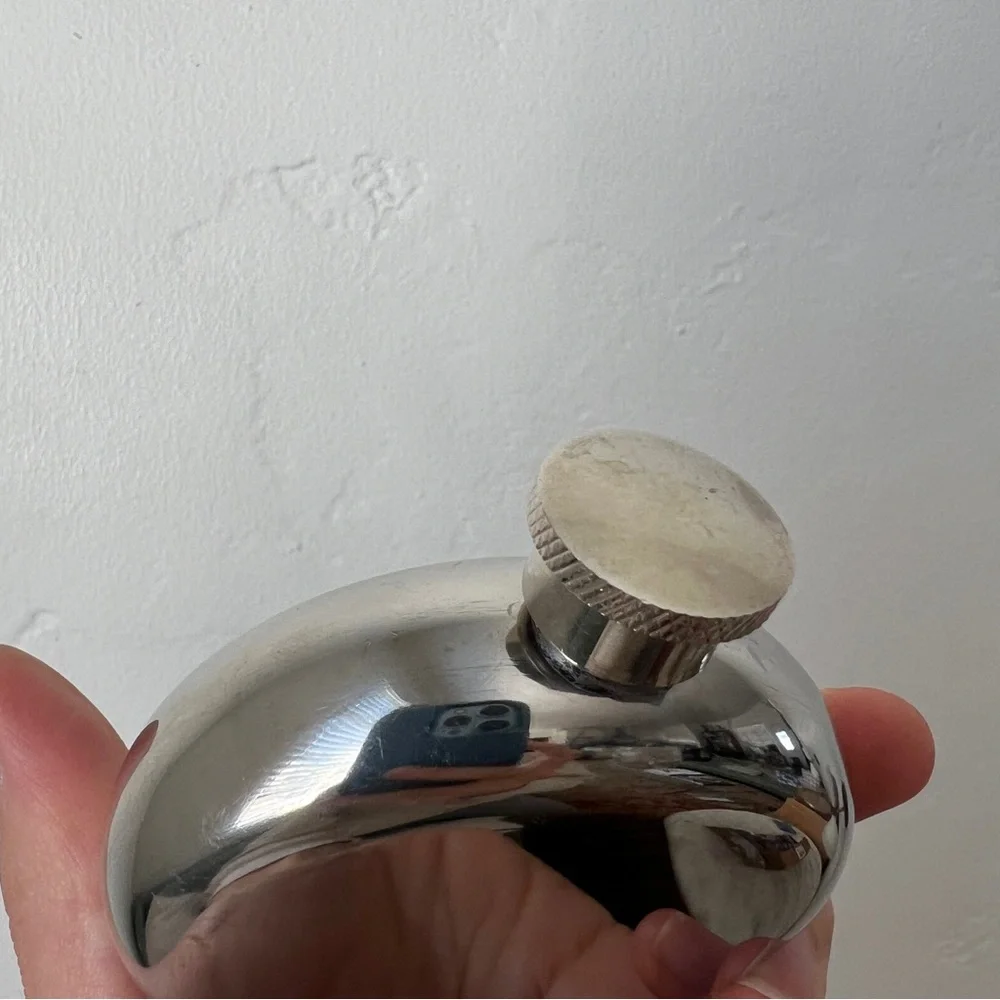 Isola Salut! Polished Stainless Steel 3oz round modern HIP FLASK pocket flask